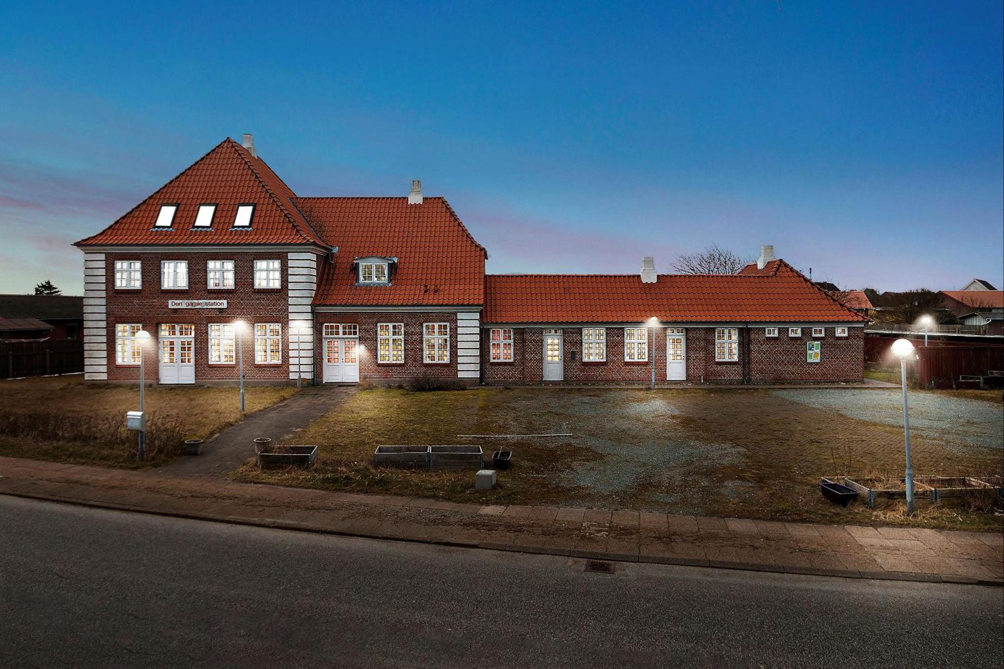 Hirtshals Gamle Station Bed & Breakfast Екстериор снимка