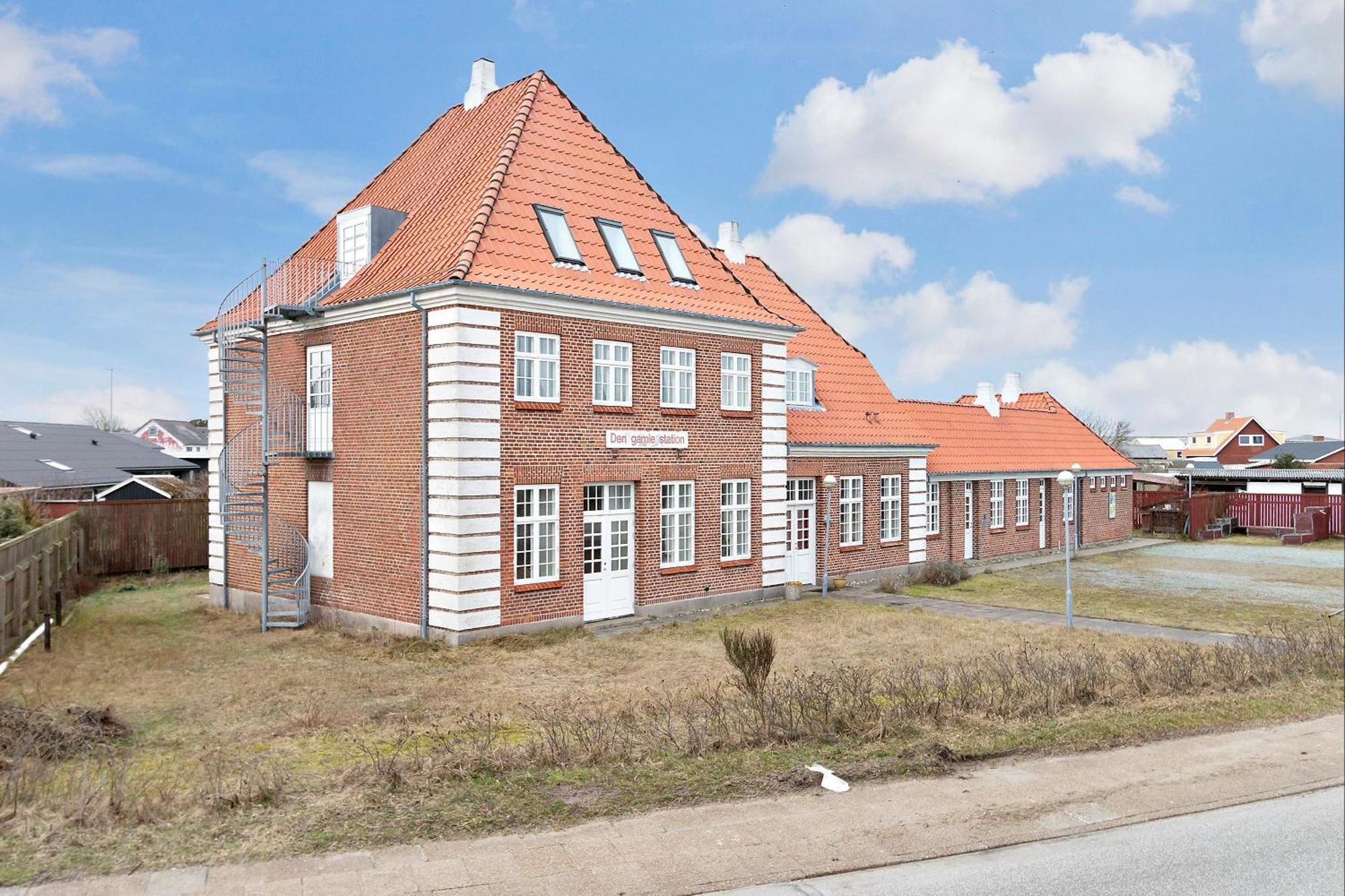 Hirtshals Gamle Station Bed & Breakfast Екстериор снимка